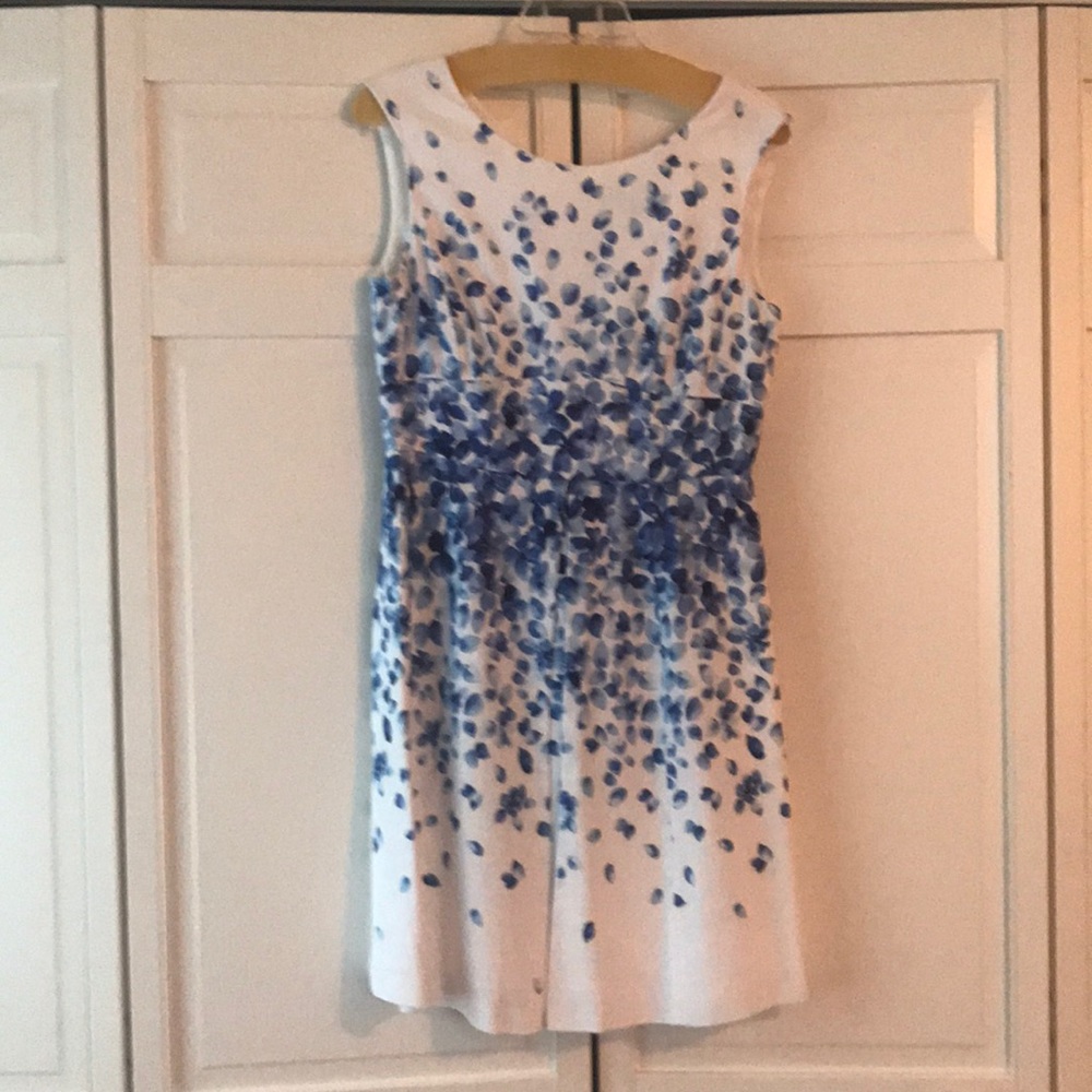 Tahari white and blue dress fully lined